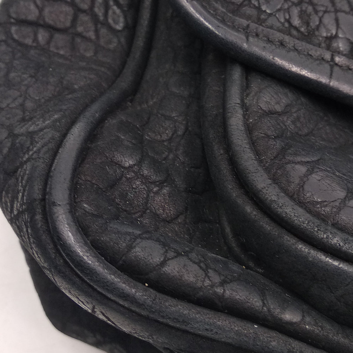 Medium Niki Crocodile Embossed Black