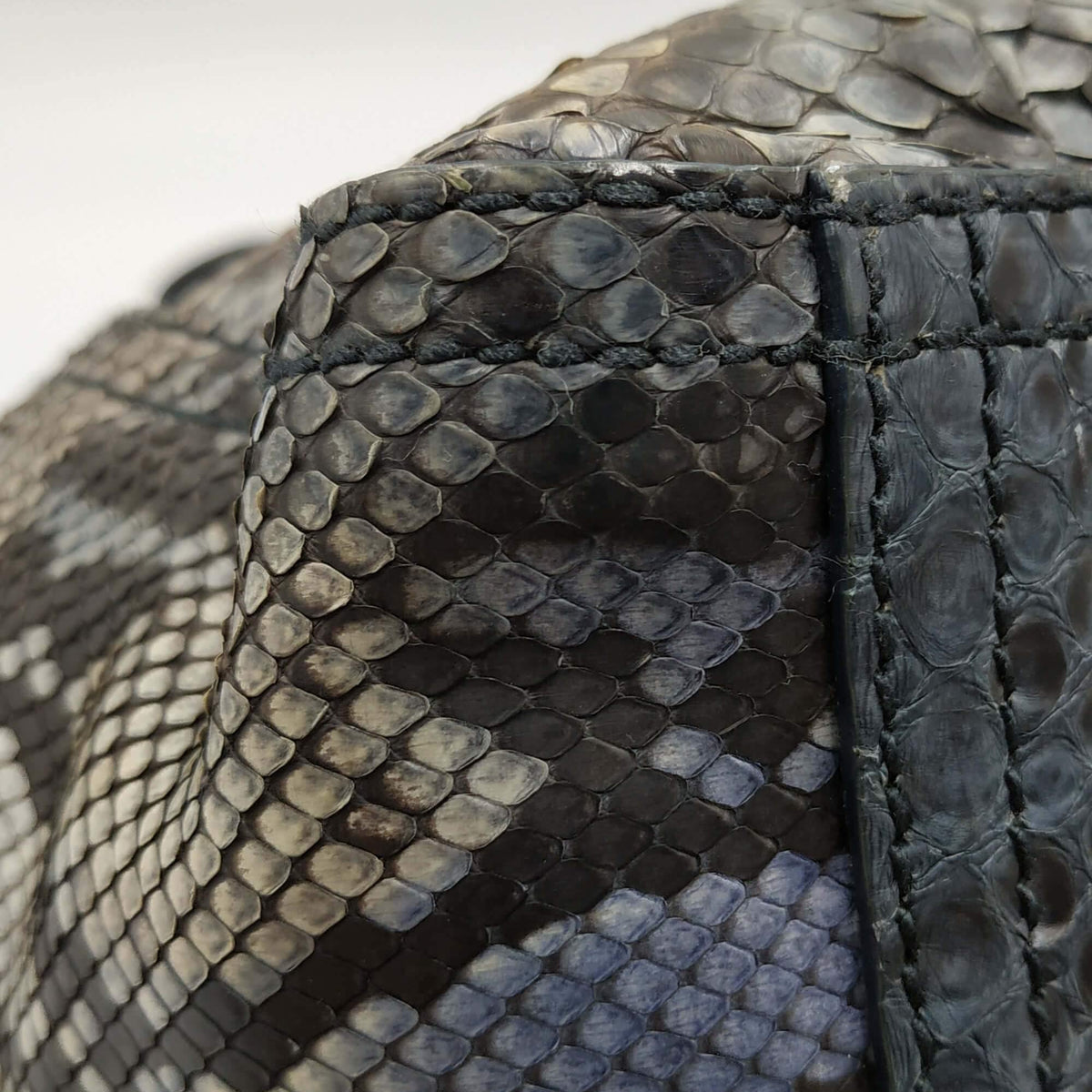 Python Downtown Tote Grey Blue