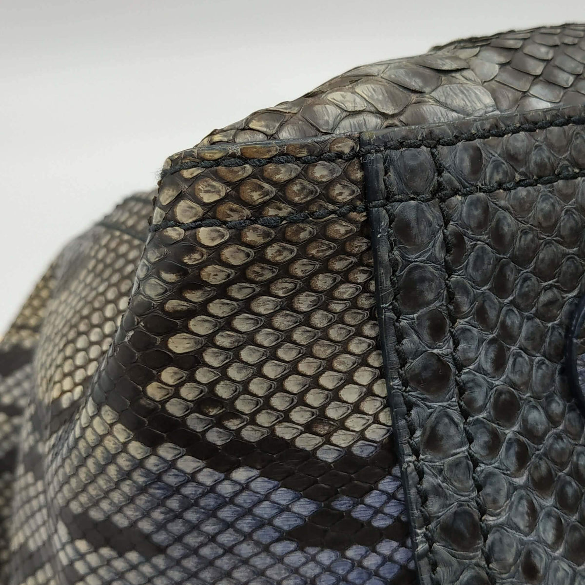 Python Downtown Tote Grey Blue